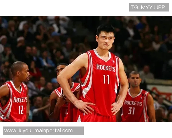 姚明在英国的篮球之旅与文化交流：展现体育精神与友谊的桥梁