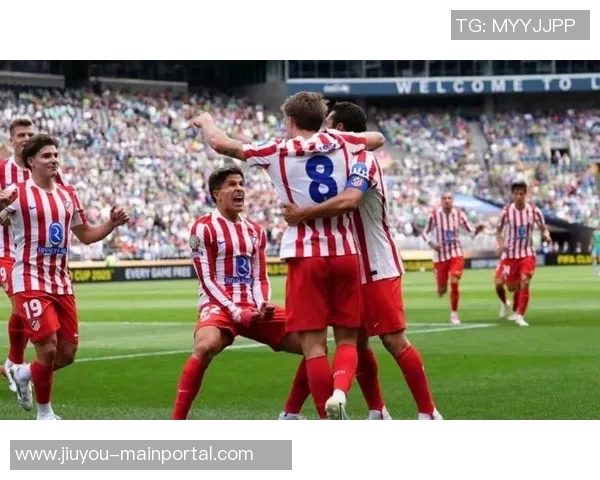 皇马狂胜巴黎圣日耳曼五球大捷帽子戏法引发争议判罚热议