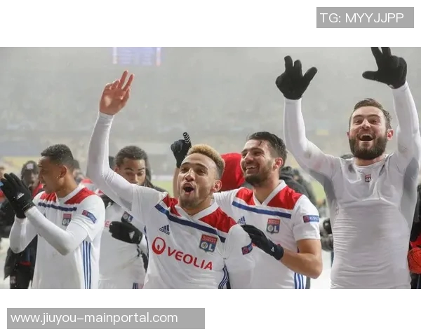 欧联杯精彩对决阿森纳与里昂战成平局逆转瞬间引发全场沸腾