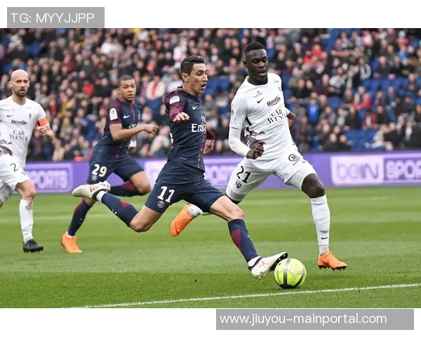 世界杯惊现冷门巴黎圣日耳曼凭神扑绝杀波尔图全场沸腾 世界杯惊现冷门巴黎圣日耳曼凭神扑绝杀波尔图全场沸腾