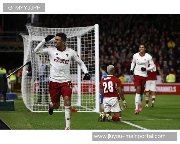 足总杯曼联大胜利物浦五球逆转引发争议判罚全场沸腾 足总杯曼联大胜利物浦五球逆转引发争议判罚全场沸腾